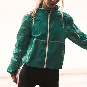 NWOT Free People FP Movement Great Escape Run Windbreaker Size XL